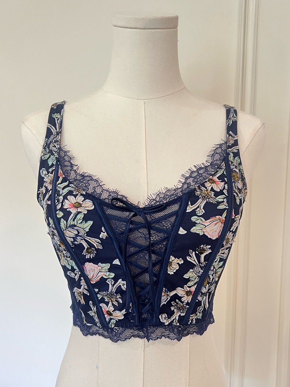 Victoria's Secret Dream Angels Navy Floral Lace Corset Bustier Top Coquette S